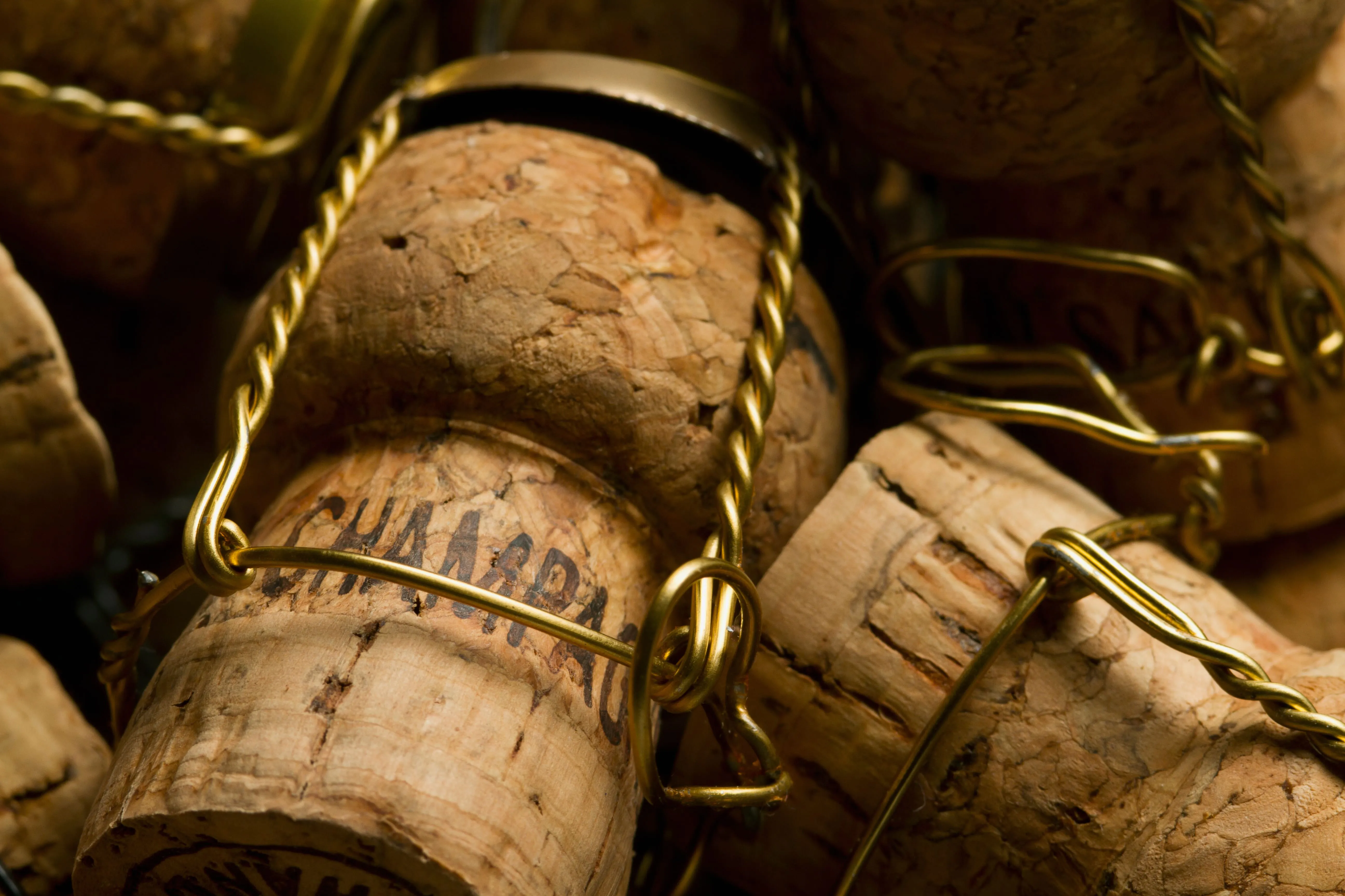 Sparkling Wine Corks and Champagne Corks for Your Winery 