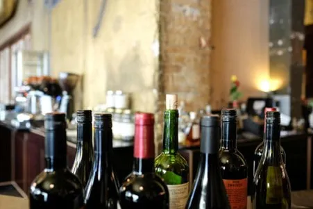 Corks and Caps: How to Choose the Best Option for Your Wine